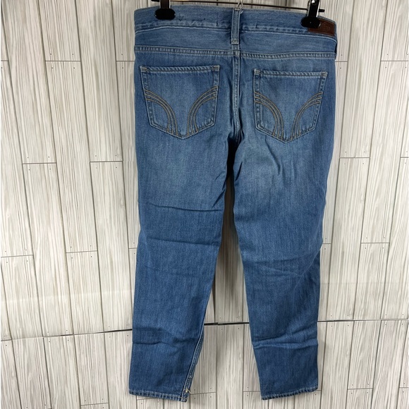 Hollister Low Rise Boyfriend Jeans - Picture 2 of 7